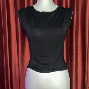 Chic Black Sleeveless Muscle Tee